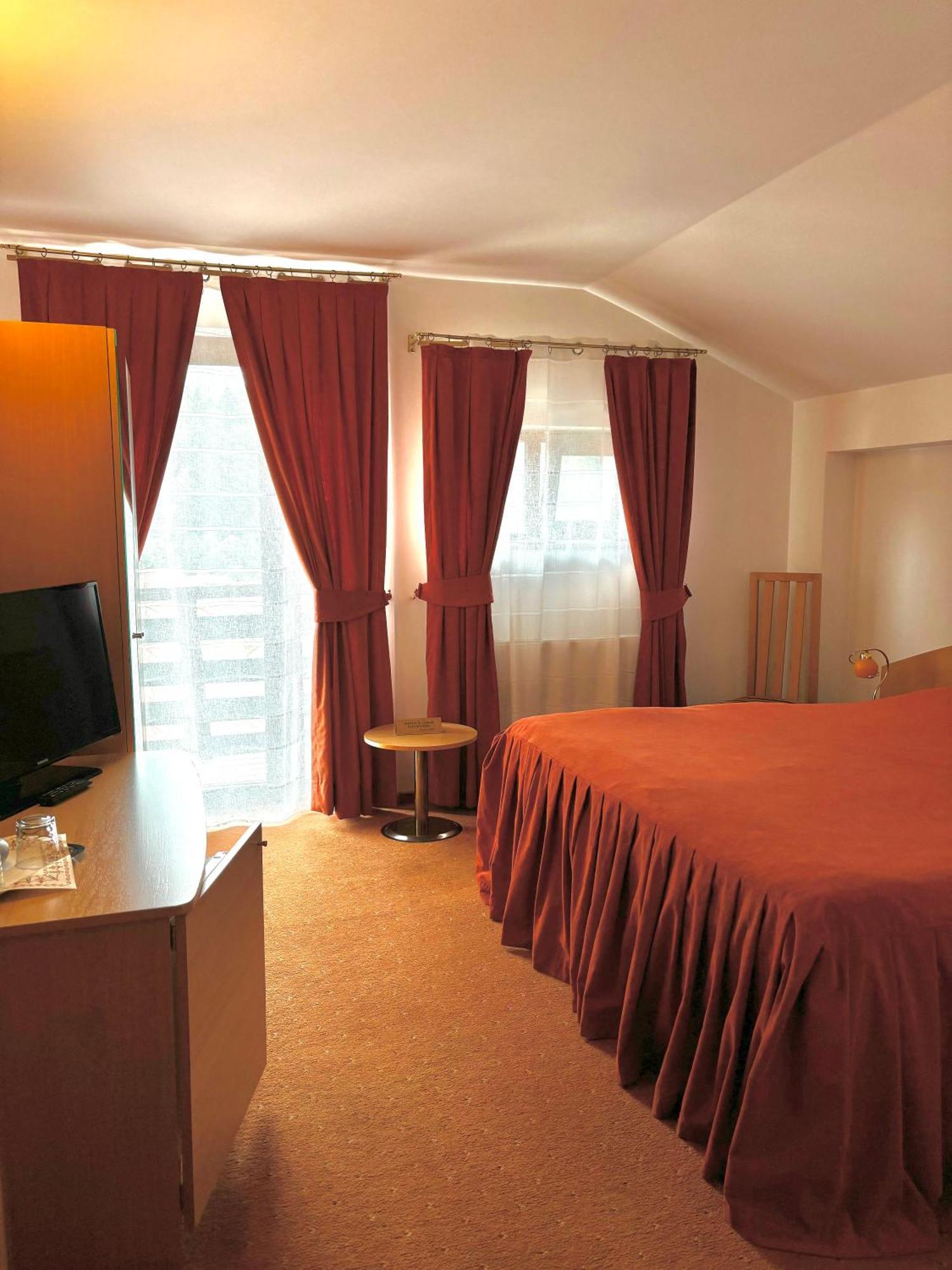 Pensiunea Atlantis Buşteni Extérieur photo